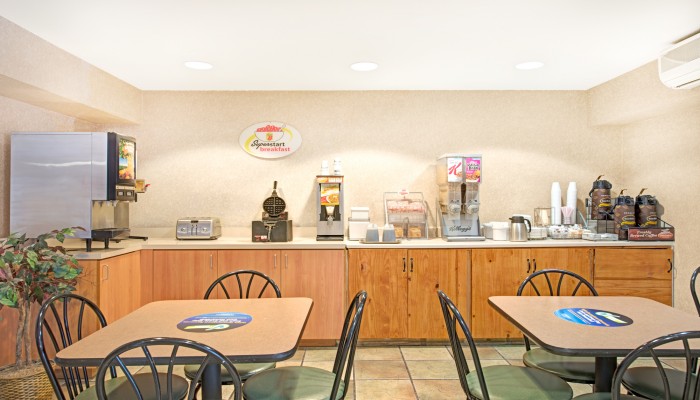 Welcome To SureStay by Best Western Sacramento South Natomas - Breakfast Area Seating